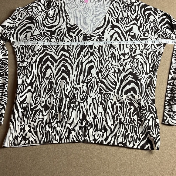 LILLY PULITZER Animal Print Cotton/Modal Blend Eleni Sweater- Small - Picture 5 of 11